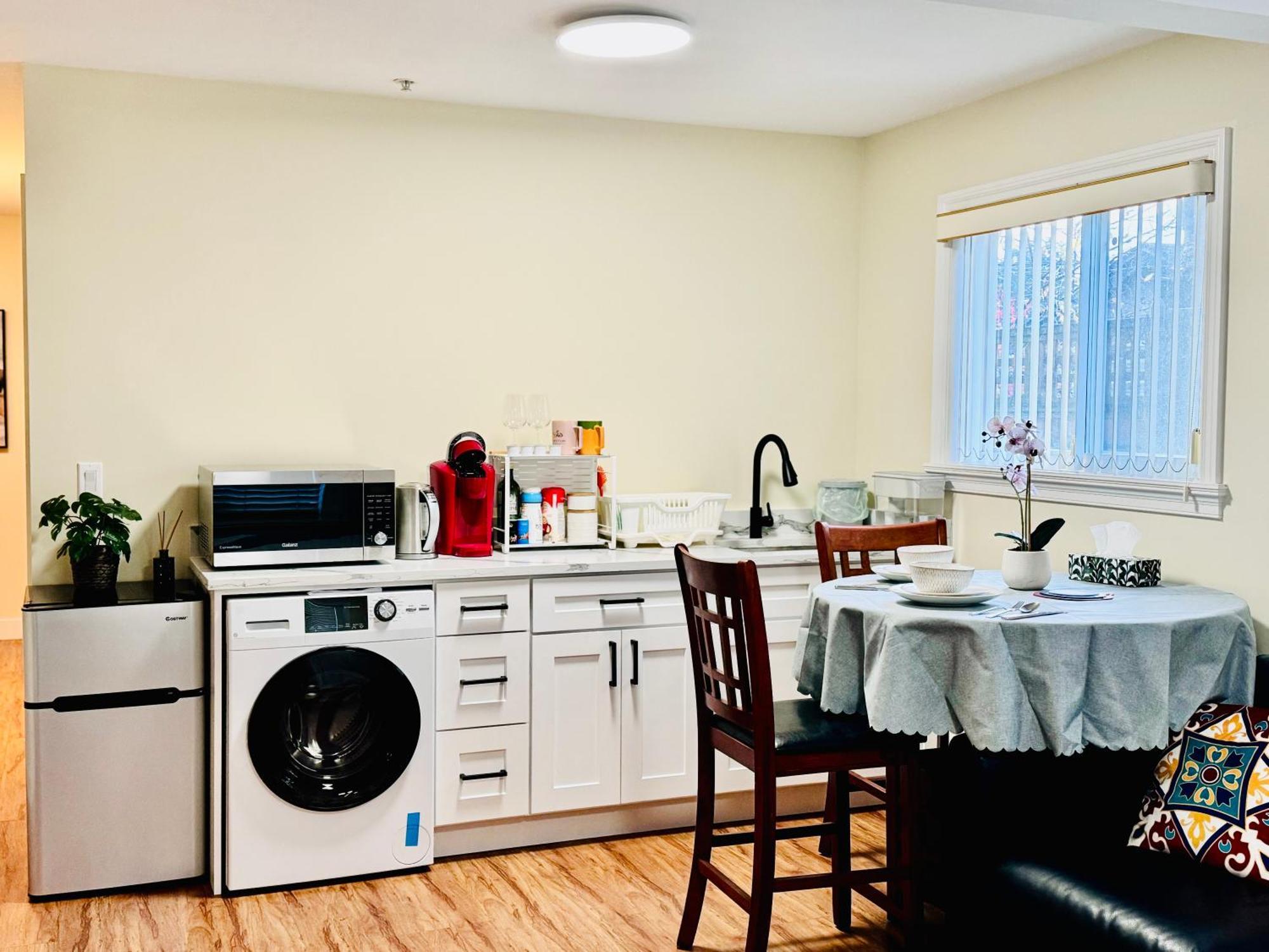 Cozy 2 Beds Spacious Rooms,Close To Transit Vancouver Esterno foto